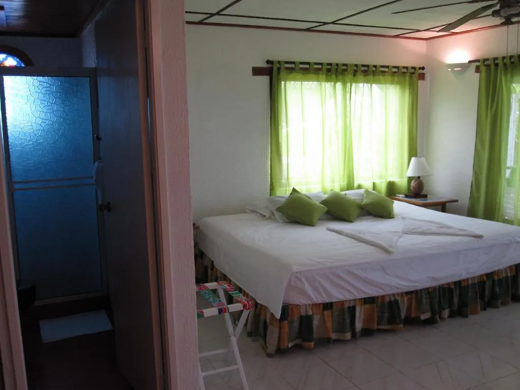 Hotel Y Centro De Buceo Sirius Providencia  Colombia